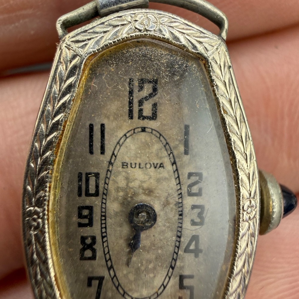 Vintage Bulova Woman's Watch Silver Tone 6" Does Not Wind Or Tick - Picture 3 of 14